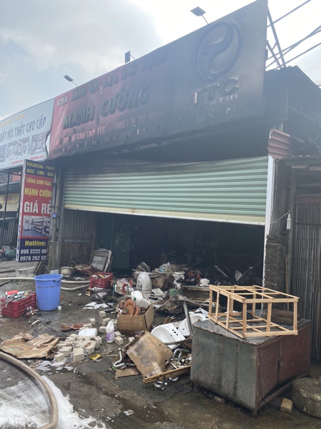 Cửa hàng kinh doanh nội thất tại Dương Nội - Hà Đông cháy lớn