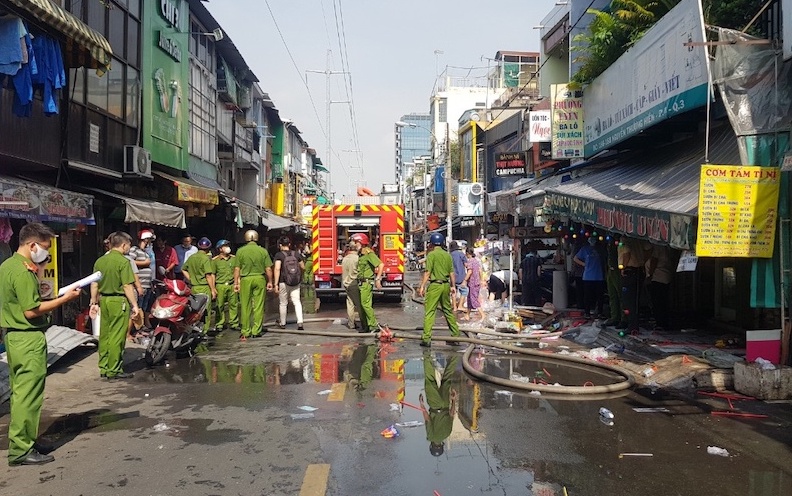 Hiện trường vụ cháy nhà giữa trung tâm TP.HCM