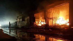 Cháy lớn tại Trung tâm thương mại thị trấn Cái Dầu, An Giang