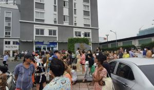Cháy căn hộ chung cư ở TPHCM, người dân hốt hoảng tháo chạy Cháy căn hộ chung cư ở TPHCM, người dân hốt hoảng tháo chạy