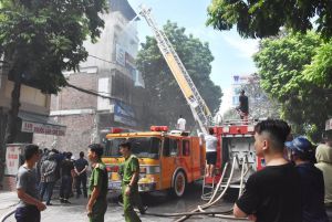 Cháy lớn tại Công ty Thiết bị điện Hà Dương ở Thanh Hóa Cháy lớn tại Công ty Thiết bị điện Hà Dương ở Thanh Hóa