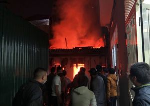 Cháy lớn tại Hoàng Mai 3 người tử vong Cháy lớn tại Hoàng Mai 3 người tử vong