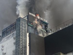 Cháy lớn tại tòa nhà ở Ô Chợ Dừa, cột khói bốc nghi ngút Cháy lớn tại tòa nhà ở Ô Chợ Dừa, cột khói bốc nghi ngút