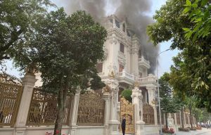 Vụ cháy biệt thự ở Cẩm Phả, Quảng Ninh: Nữ chủ nhà thiệt mạng Vụ cháy biệt thự ở Cẩm Phả, Quảng Ninh: Nữ chủ nhà thiệt mạng