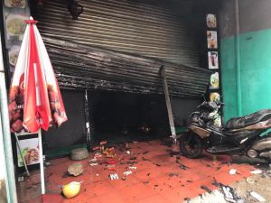 Khống chế đám cháy lớn, phát hiện chủ quán tử vong thương tâm Khống chế đám cháy lớn, phát hiện chủ quán tử vong thương tâm