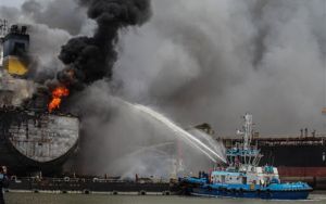Phép màu trong vụ cháy dữ dội tàu chở 200 khách ở Indonesia Phép màu trong vụ cháy dữ dội tàu chở 200 khách ở Indonesia