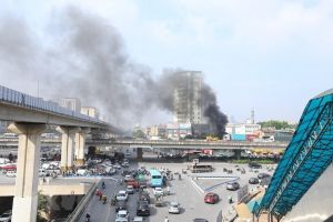Hà Nội: Dập tắt đám cháy tại phố Khuất Duy Tiến Hà Nội: Dập tắt đám cháy tại phố Khuất Duy Tiến