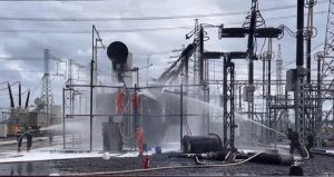Cháy lớn tại trạm biến áp 500kV ở Ninh Bình, cột khói bốc cao hàng chục mét Cháy lớn tại trạm biến áp 500kV ở Ninh Bình, cột khói bốc cao hàng chục mét