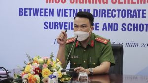 Công chức, người lao động Quản lý thị trường tham gia tập huấn nghiệp vụ phòng cháy, chữa cháy Công chức, người lao động Quản lý thị trường tham gia tập huấn nghiệp vụ phòng cháy, chữa cháy