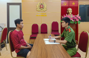 Bắt người đàn ông hai lần đốt rác trên sân thượng, gây cháy lan sang nhà hàng xóm