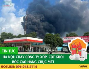 Hà Nội: Cháy công ty xốp, cột khói bốc cao hàng chục mét Hà Nội: Cháy công ty xốp, cột khói bốc cao hàng chục mét
