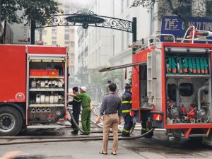 Hà Nội: Cháy quán karaoke trên đường Nguyễn Tuân