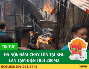Hà Nội: Đám cháy lớn tại khu lán tạm diện tích 200m2 Hà Nội: Đám cháy lớn tại khu lán tạm diện tích 200m2