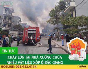 Cháy lớn tại nhà xưởng chứa nhiều vật liệu xốp ở Bắc Giang Cháy lớn tại nhà xưởng chứa nhiều vật liệu xốp ở Bắc Giang