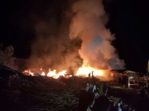 Xưởng gỗ ở xã Đam Rông 1 - Lâm Đồng cháy lớn suốt nhiều giờ